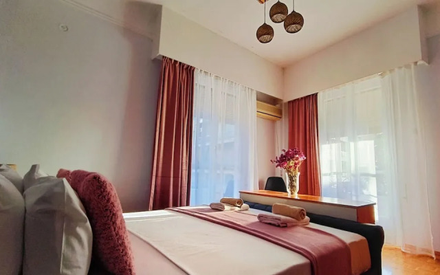 4-bedroom Athens Smart Stay - Base Rate - Extra Customisable
