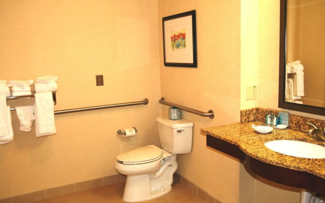 Hampton Inn & Suites Lancaster