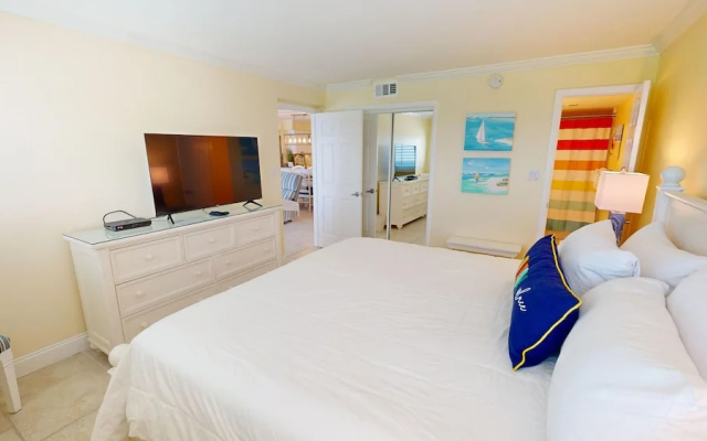 Beach House 601d 2 Bedroom Condo by RedAwning