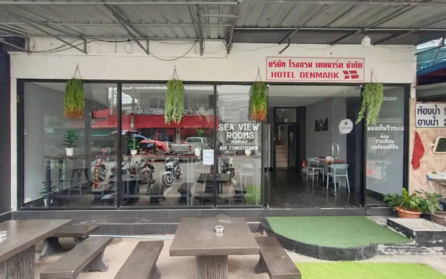 Happy Jomtien - Direct Beach Access, Sea View & Central Location