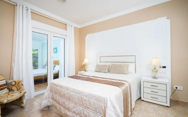 Marvelous 5-bed Villa With Panoramic sea View