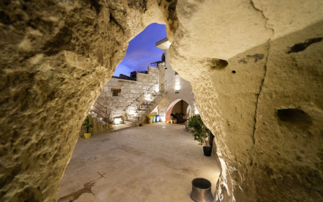 My Cave Suite