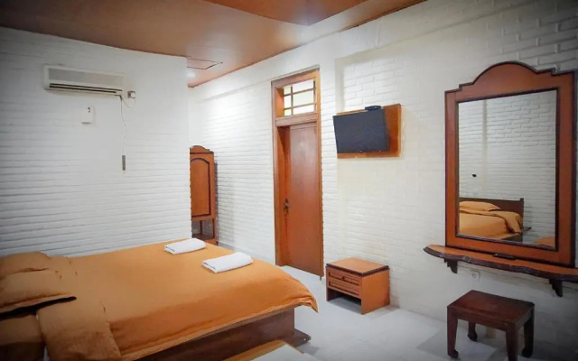 Arys Hotel