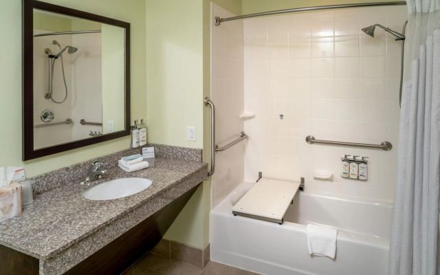 Holiday Inn Express & Suites Lebanon by IHG