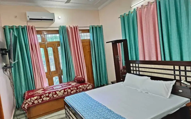 Arya Holiday Home