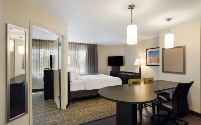 Sonesta Simply Suites Dallas Galleria