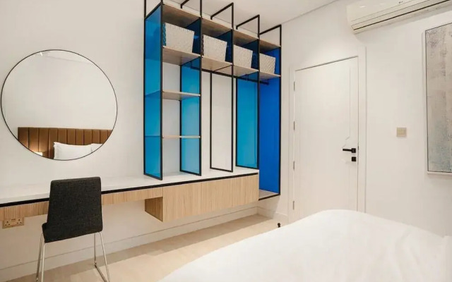 Apartment Refined and Luxurious in Almughrizat