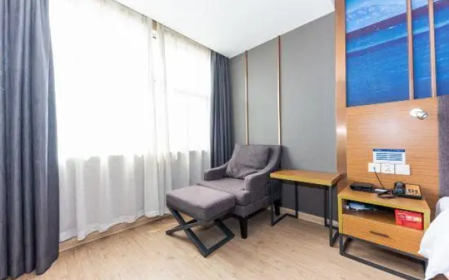 Yeste Hotel (Wuhan Donghu Province Bo Subway station store)