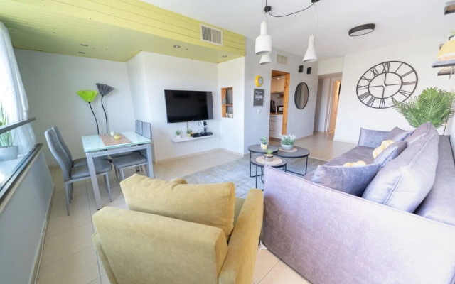 YalaRent Argaman 2BR & Balcony APT - Families only