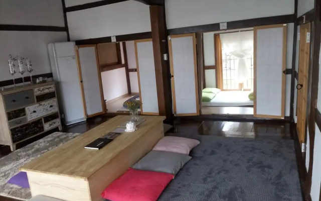 100 Korea House