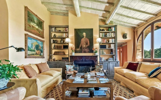 Independent Villa With 12 Beds-villa Aiola