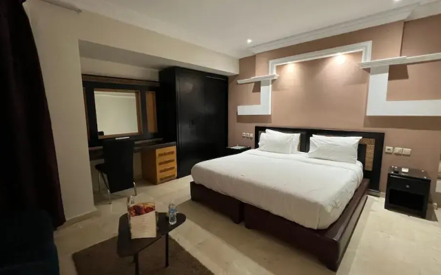 Hotel Pyramides Collection