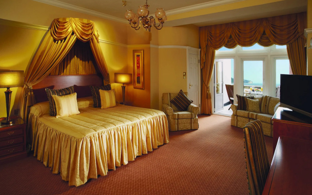 The Victoria Hotel & Source Spa