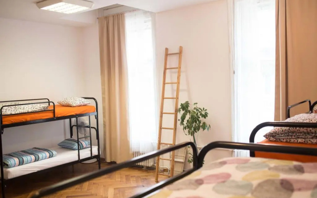 DownTown Hostel