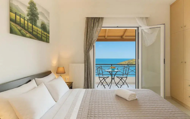 Coastal Paradise Found - Komis Private Pool Gem