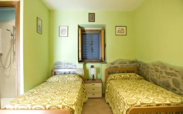 Villa Trasimeno with pool and lake view