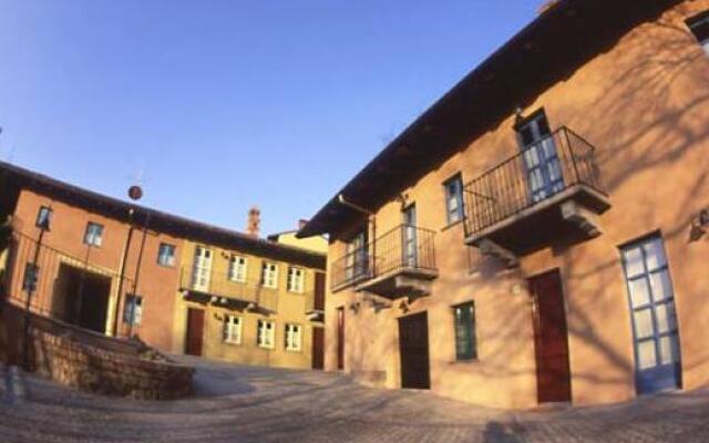 Отель Albergo Ristorante Garibaldi Чистерна-д'Асти вид на фасад