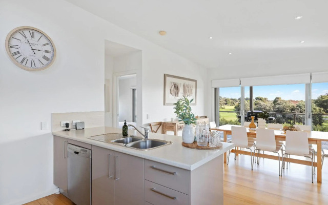 Saltwater Breeze Retreat