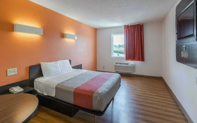 Motel6 Omaha, NE - Central