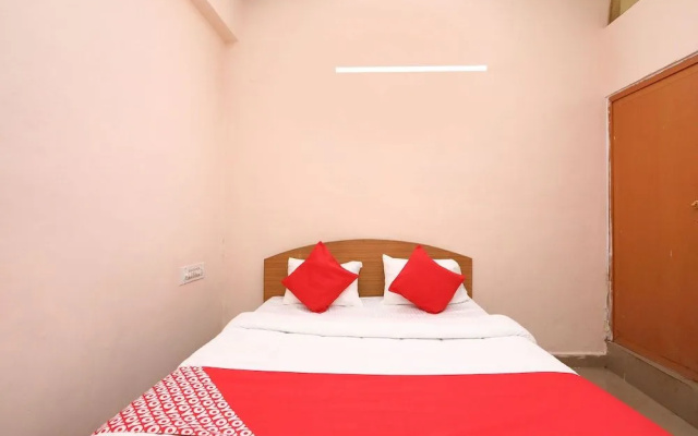 OYO 24210 Yashas Residency