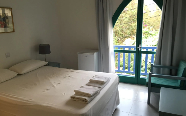 Axiothea Hotel