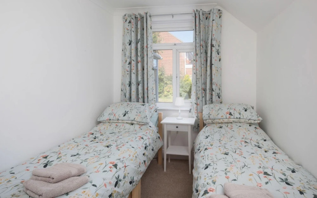 Milford On Sea Detached Bungalow