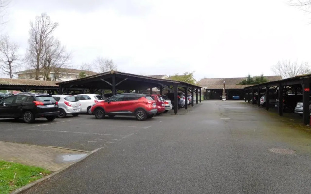 "CHEZ AURELIE" T2 COSY 54m2 1ch parking balcon PESSAC