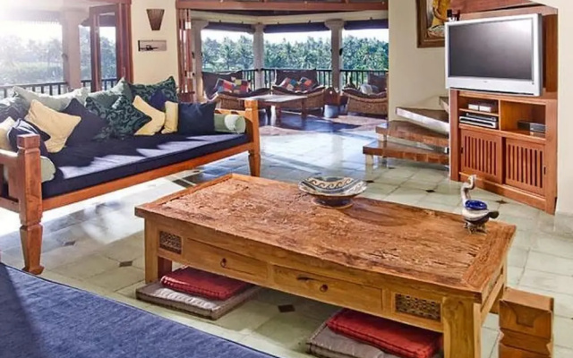 Villa Anyar