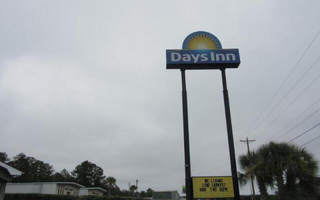 Days Inn By Wyndham Columbia Ne Fort Jackson Columbia - 