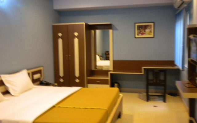 OYO 27803 Hotel Raj Mahal