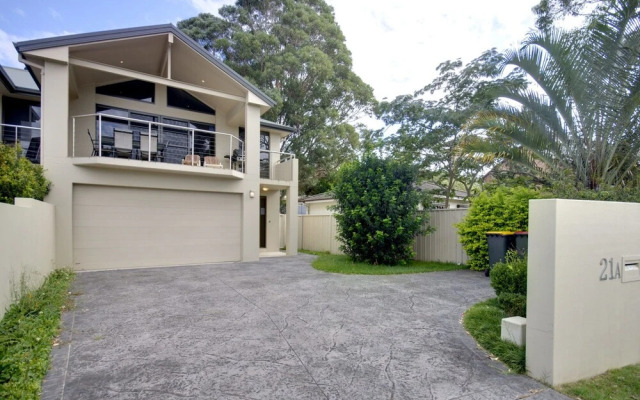 Sandy Point Road, 21A