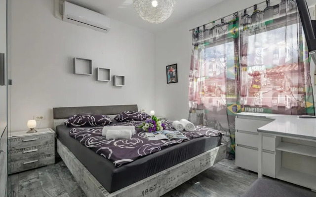 Comfortable Seaview Apartment Pacco