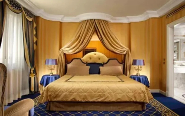 Отель Royal Olympic 