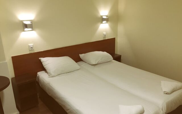 Budget Hotel Damrak Inn вид на фасад