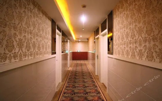 Huayuan Business Hotel