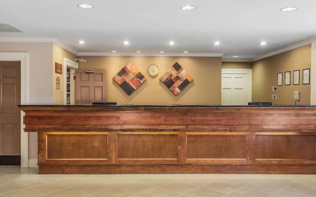 Clarion Inn