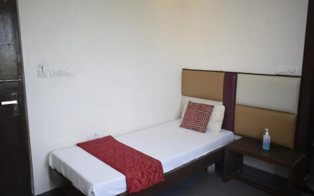 Hotel Tamizh Park