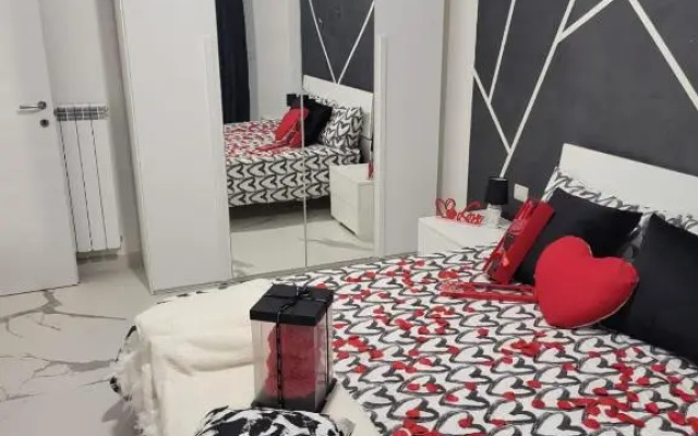 NewLife 8.15 Holiday Home Black