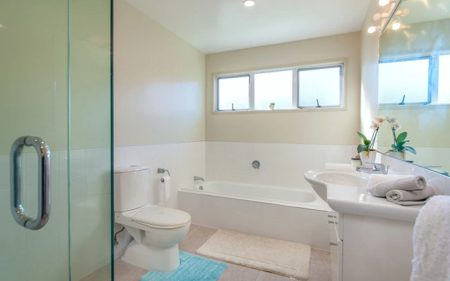 Auckland Campbell’s Bay Seaside Retreat