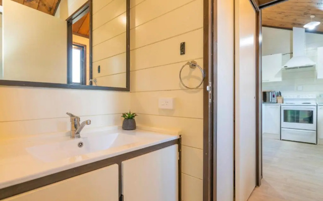 Sky Blue Bach - Whitianga Holiday Home