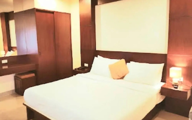 Lucky Inn Residency