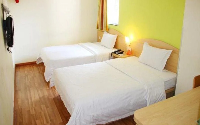 7Days Inn Wuhan Hubu Xiang Branch