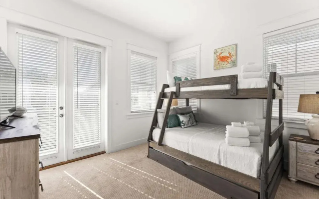 Rhema Beach Haus 2BR Luxury Retreat