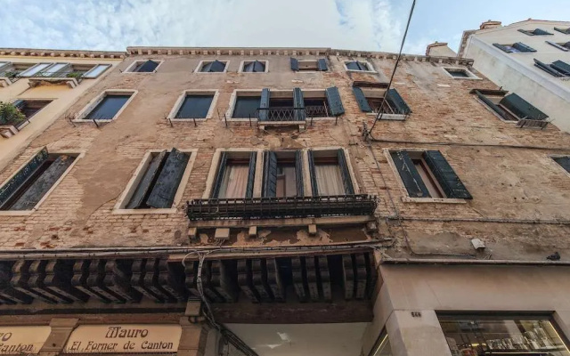 Rugabella Rialto by Wonderful Italy