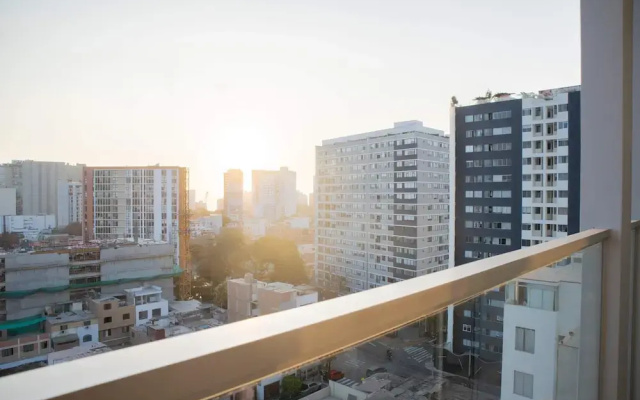 w Minimalist 2BR w Balcony in Barranco