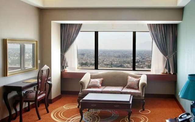 Shiraz Grand Hotel