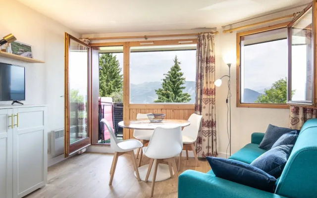 Apartment in Doucy With Mountain Views