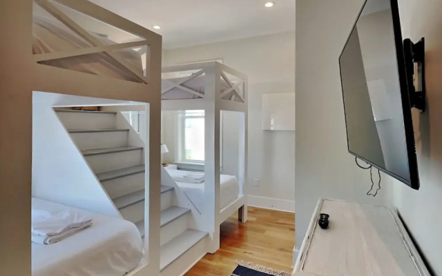 Sea La Vie In Grayton Beach by Southern Vacation Rentals