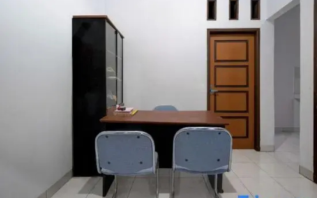 Hotel O 94843 Syariah Hj. Lilis Sukabumi