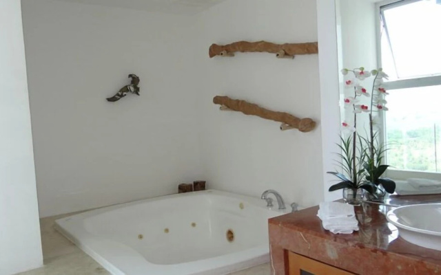 Unlimited Luxury BEGONA'S Condo